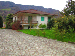 Villa Unifamiliare in vendita a Endine Gaiano