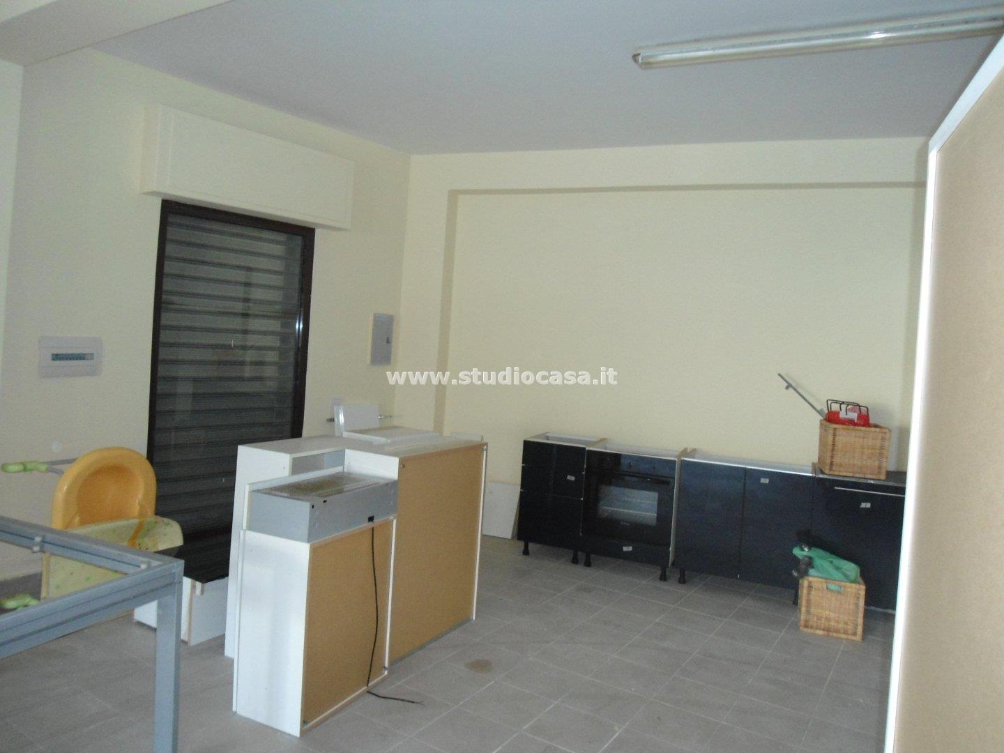 Magazzino in affitto a Crotone