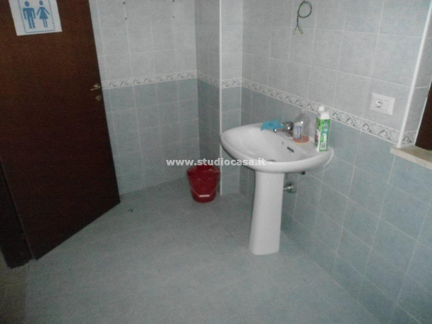 Magazzino in affitto a Crotone