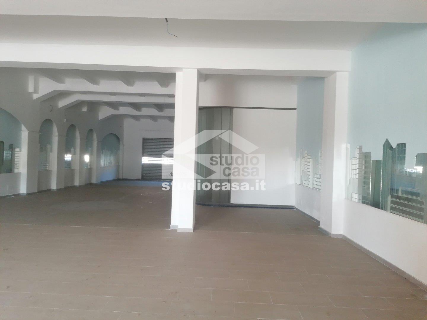 Negozio in affitto a Crotone