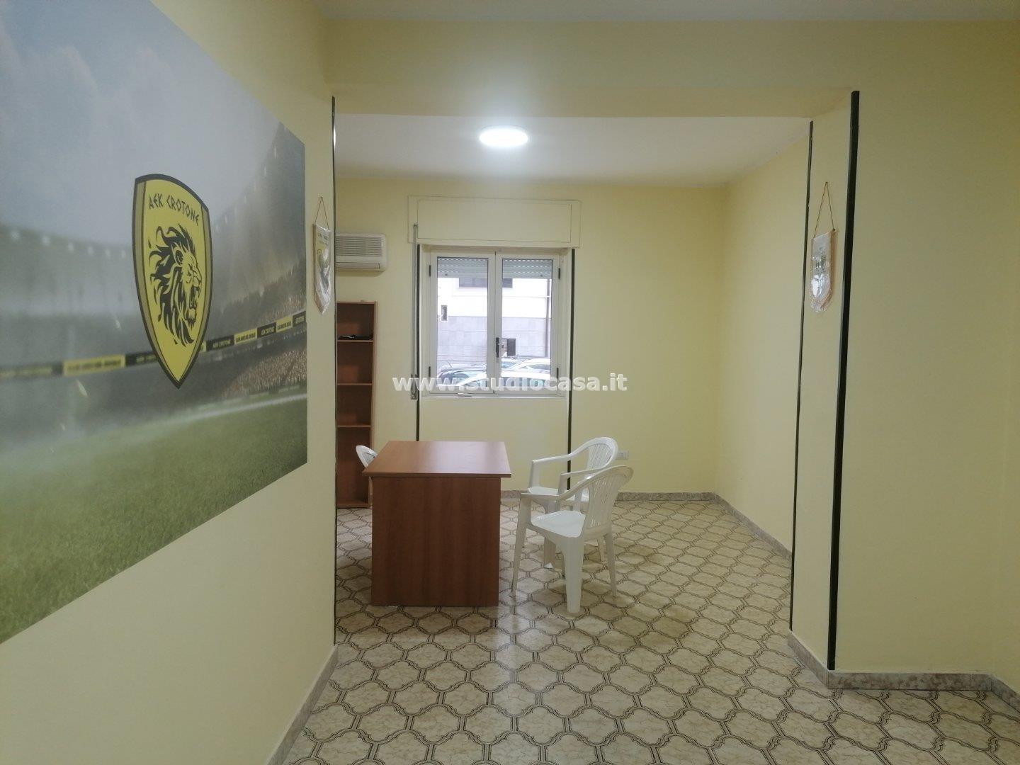 Ufficio in affitto a Crotone