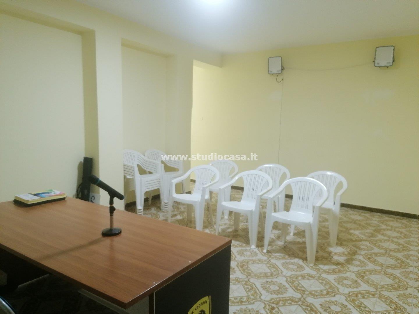 Ufficio in affitto a Crotone