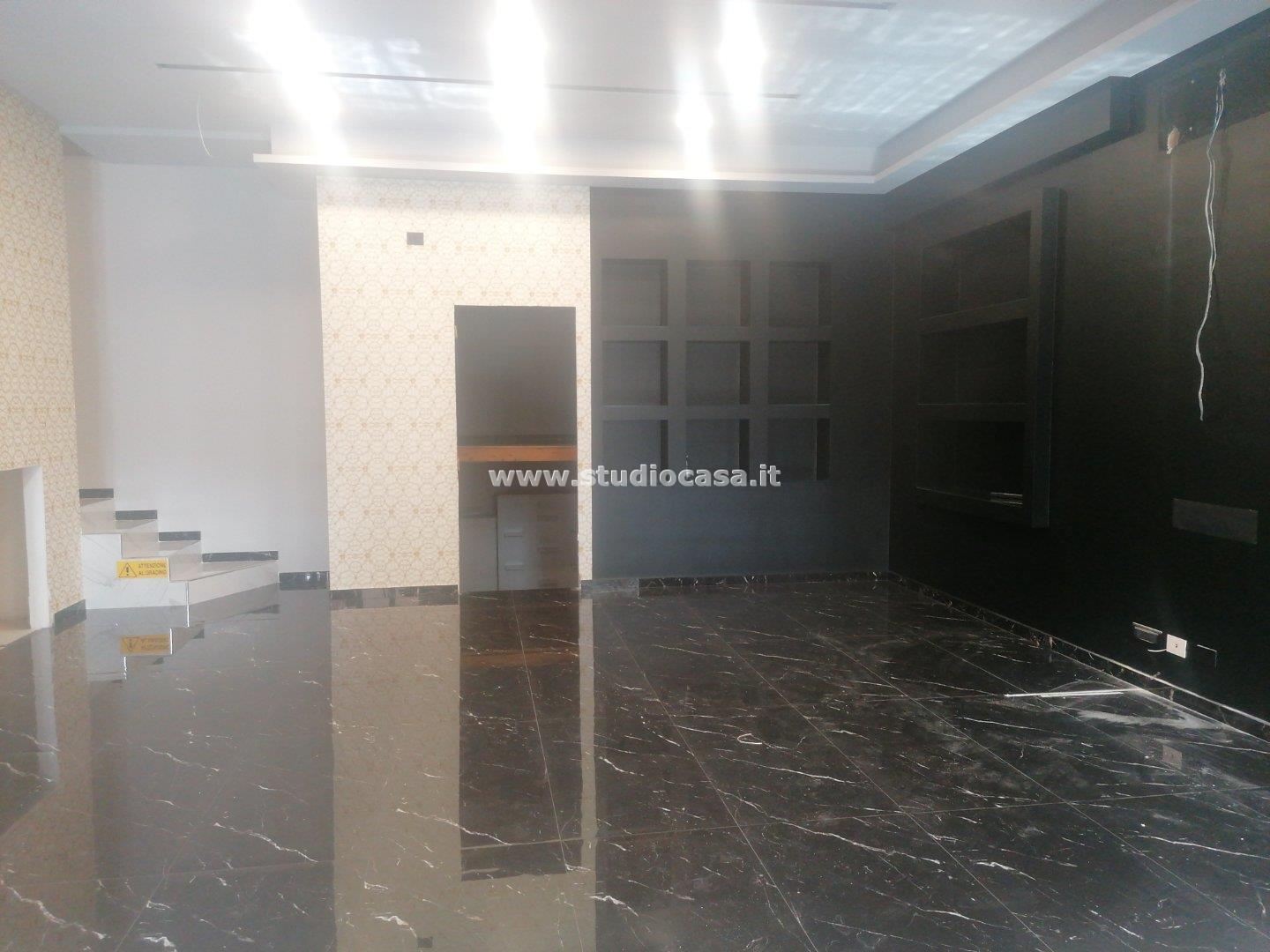 Magazzino in affitto a Crotone