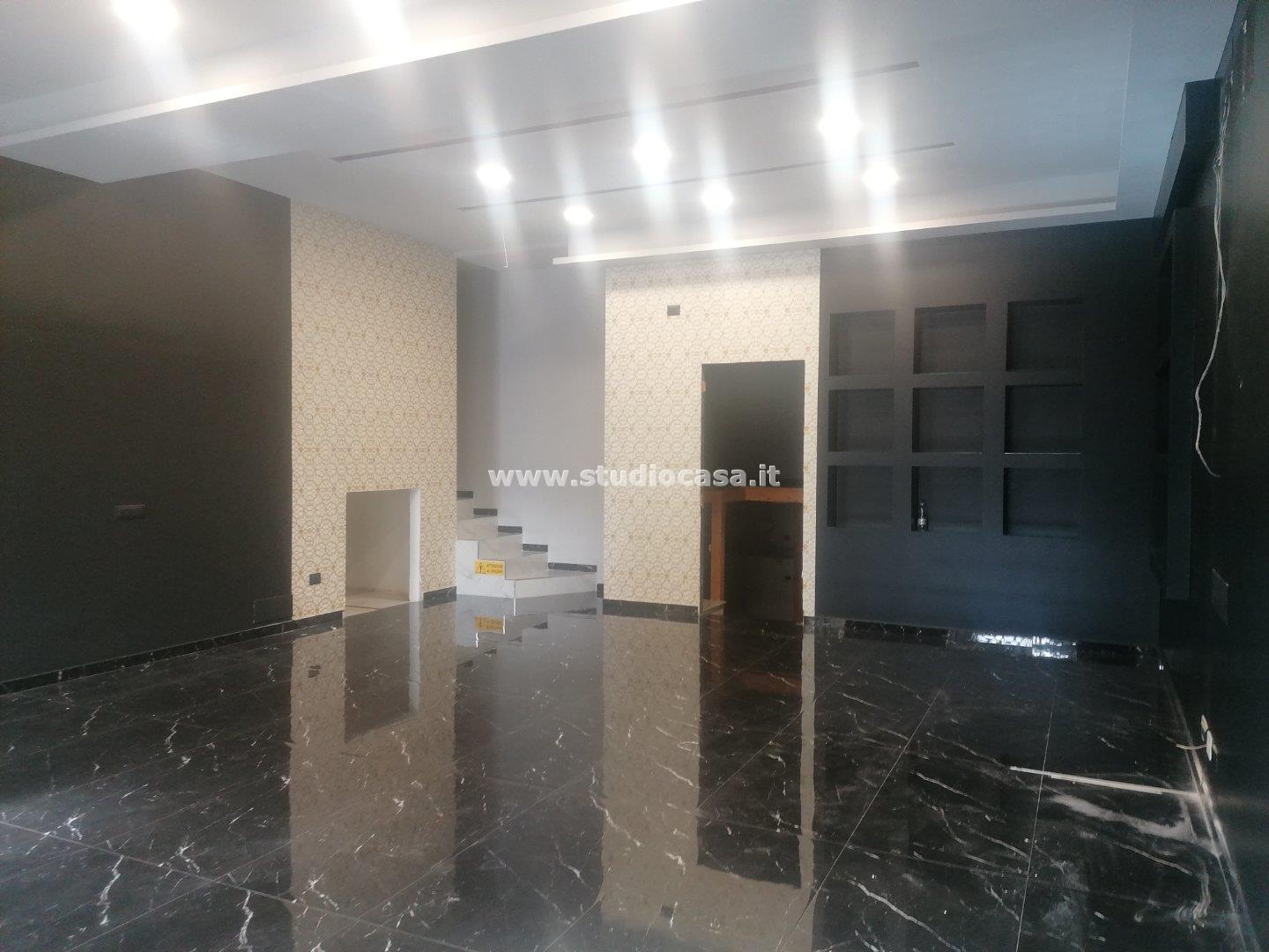 Magazzino in affitto a Crotone