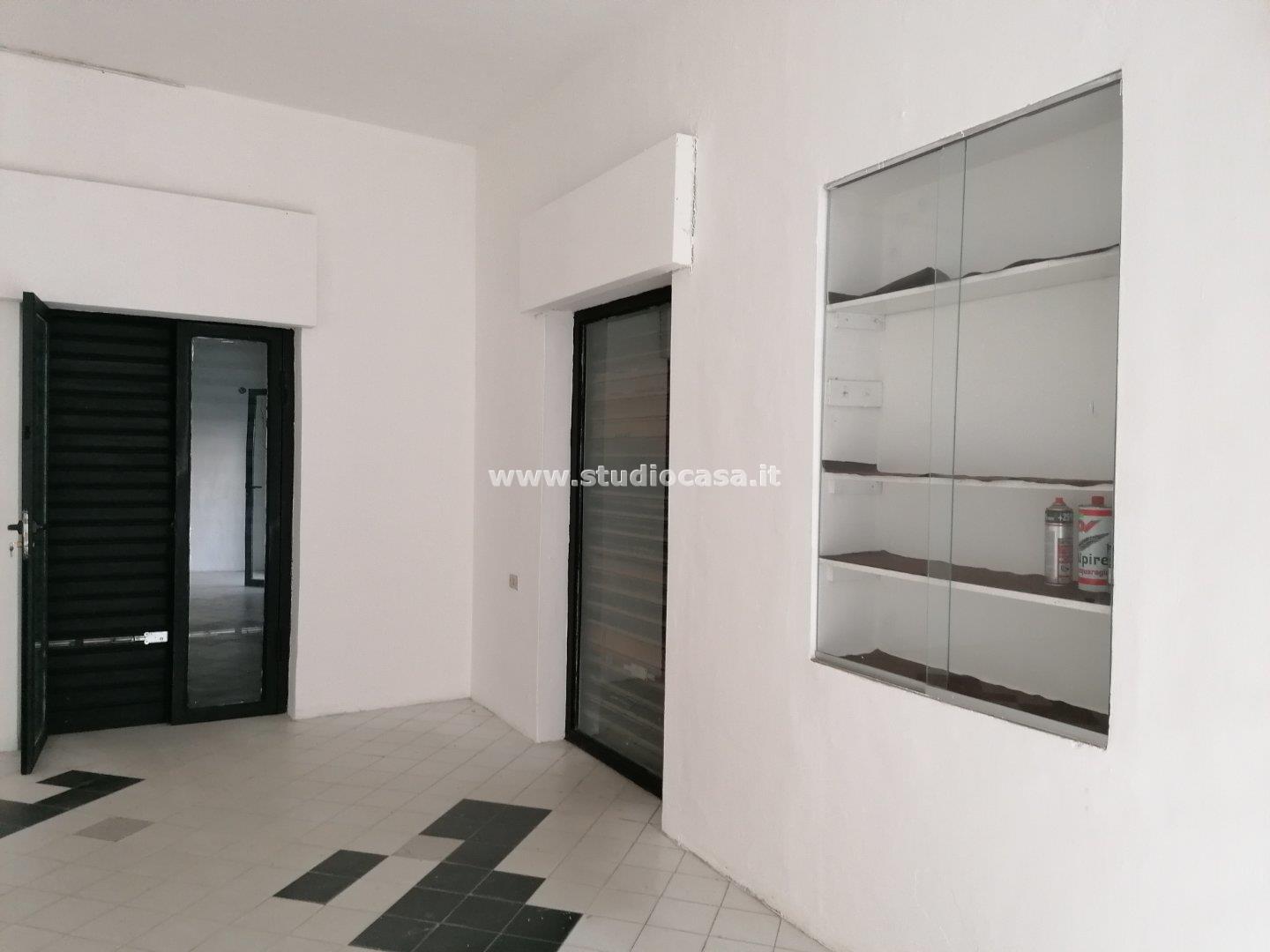 Magazzino in vendita a Crotone