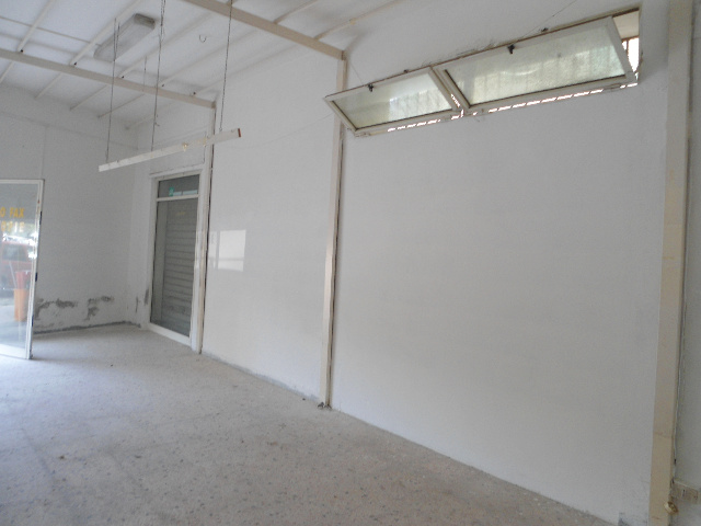 Magazzino in vendita a Crotone