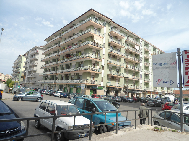 Magazzino in vendita a Crotone