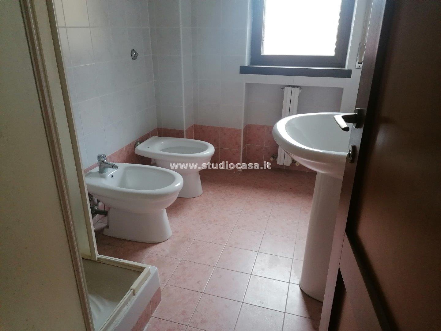 Magazzino in affitto a Crotone