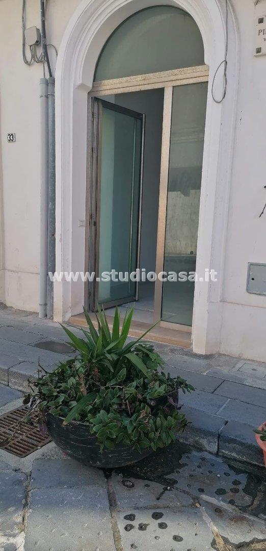 Magazzino in vendita a Crotone