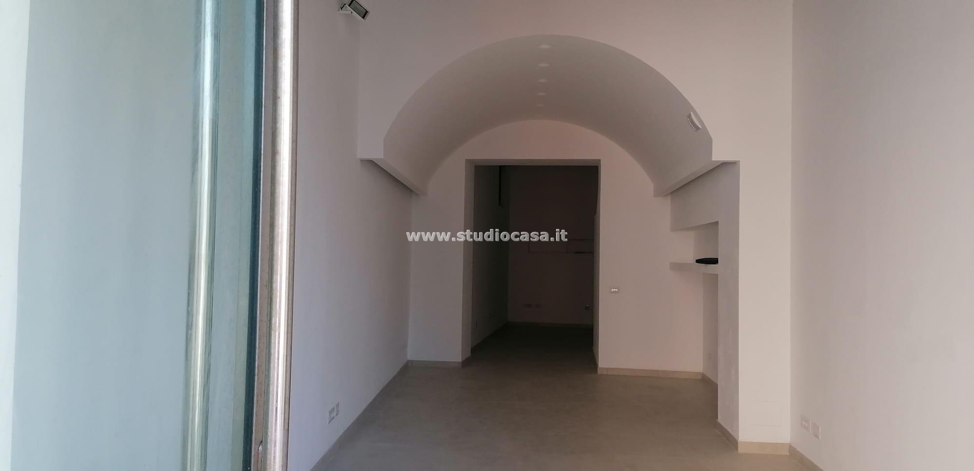 Magazzino in vendita a Crotone