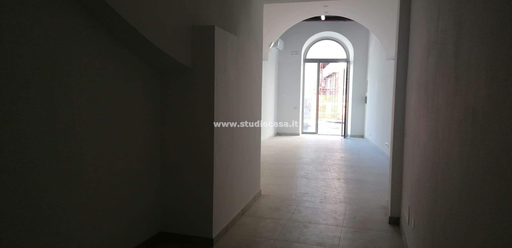 Magazzino in vendita a Crotone