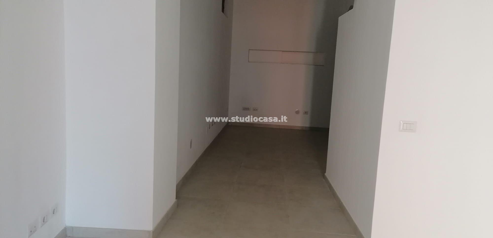 Magazzino in vendita a Crotone