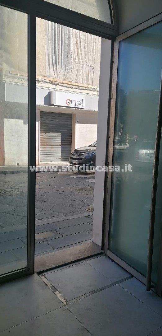 Magazzino in vendita a Crotone