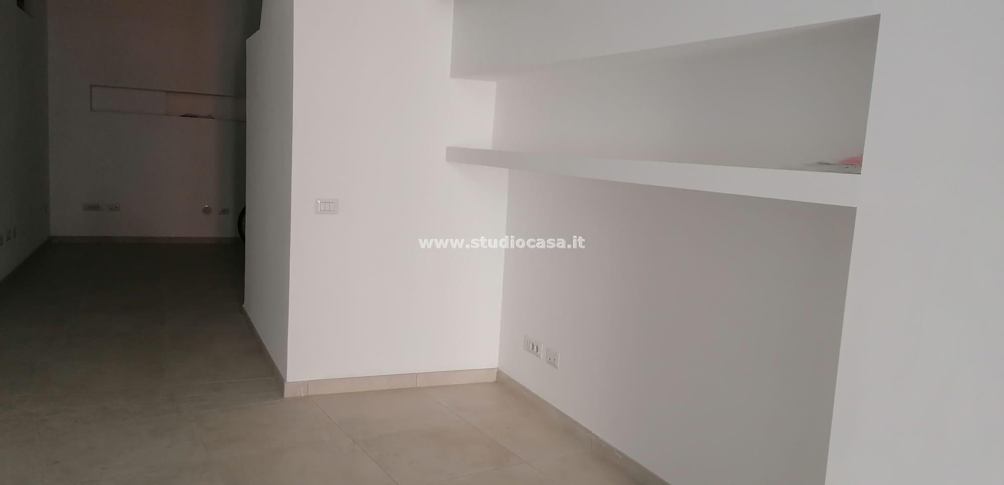 Magazzino in vendita a Crotone