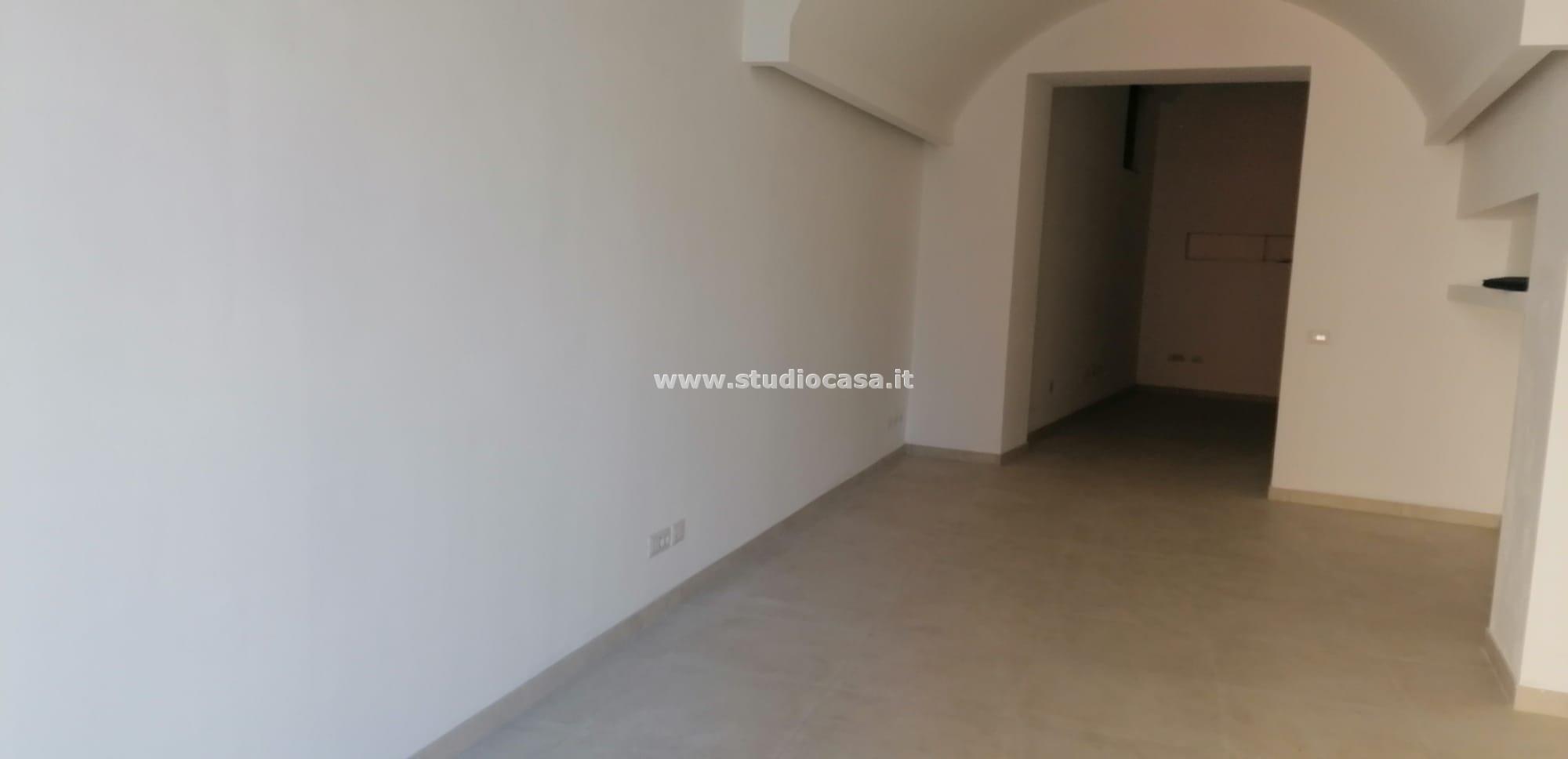 Magazzino in vendita a Crotone