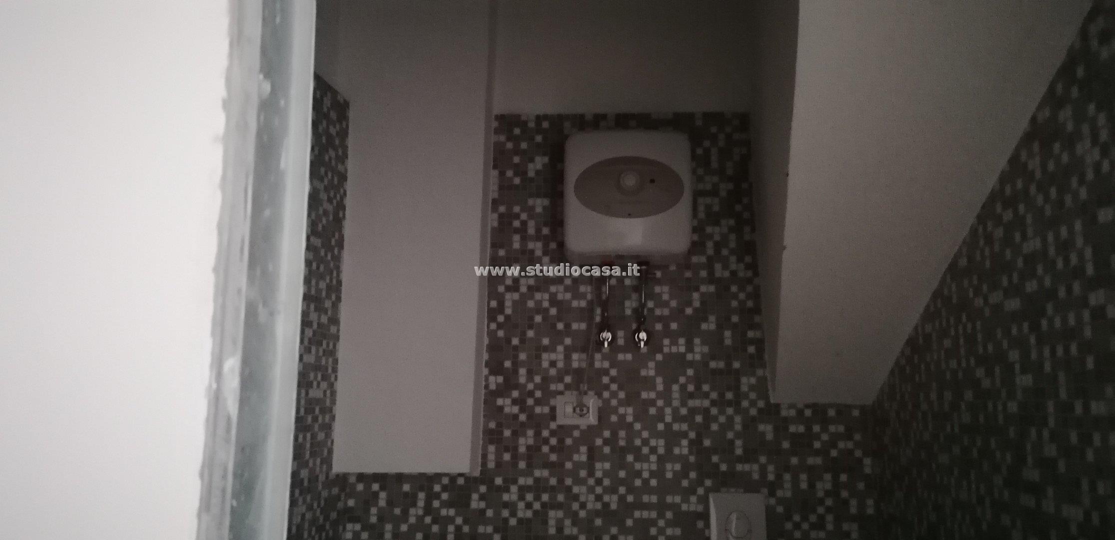 Magazzino in vendita a Crotone