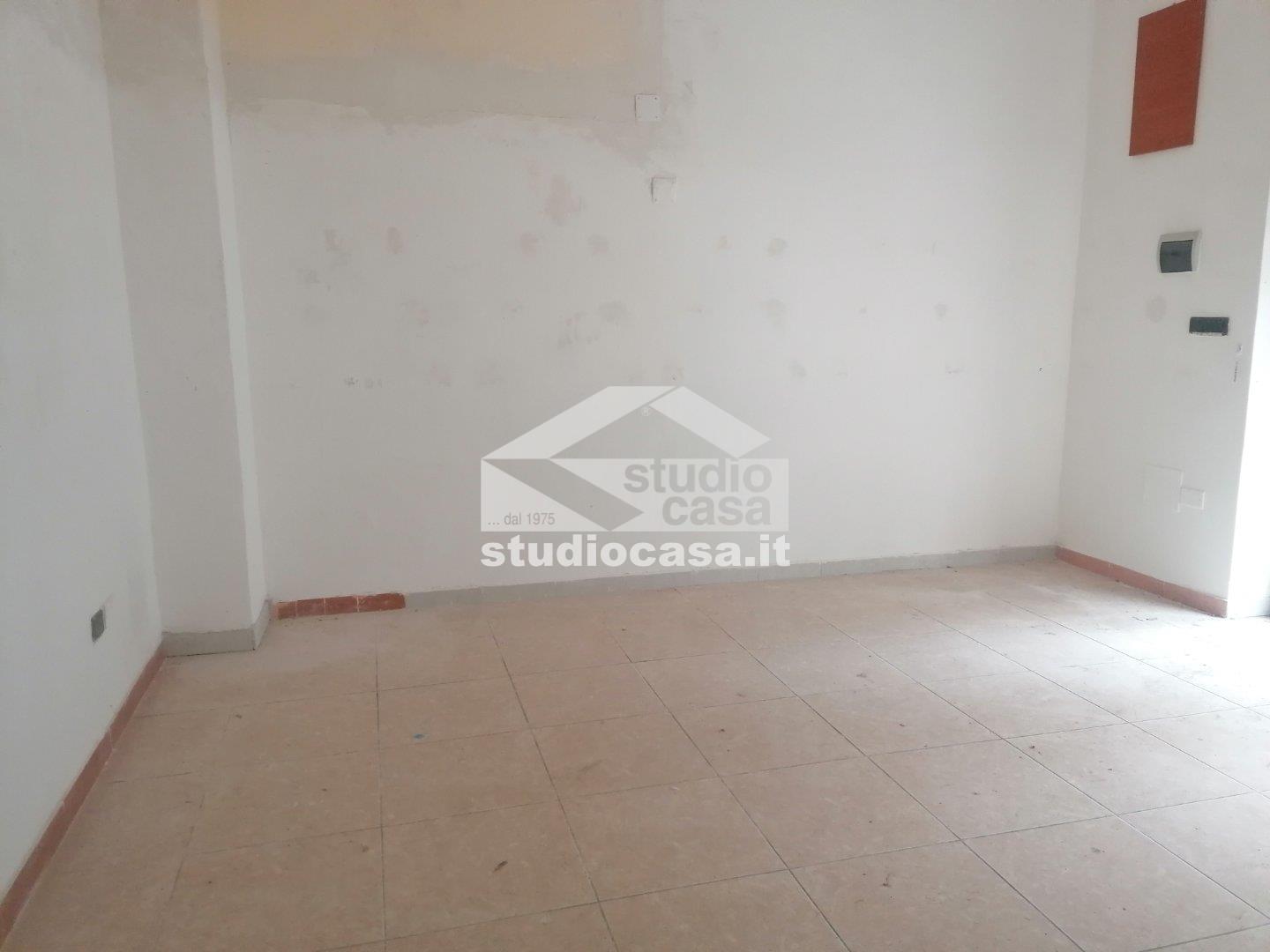 Magazzino in affitto a Crotone