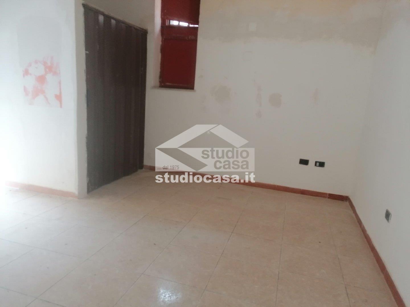 Magazzino in affitto a Crotone