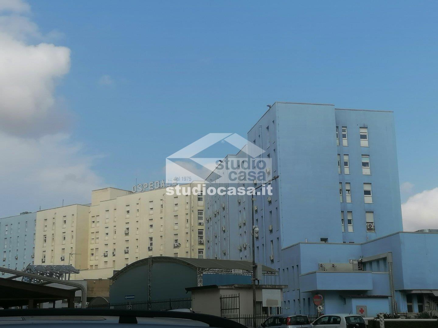 Magazzino in affitto a Crotone
