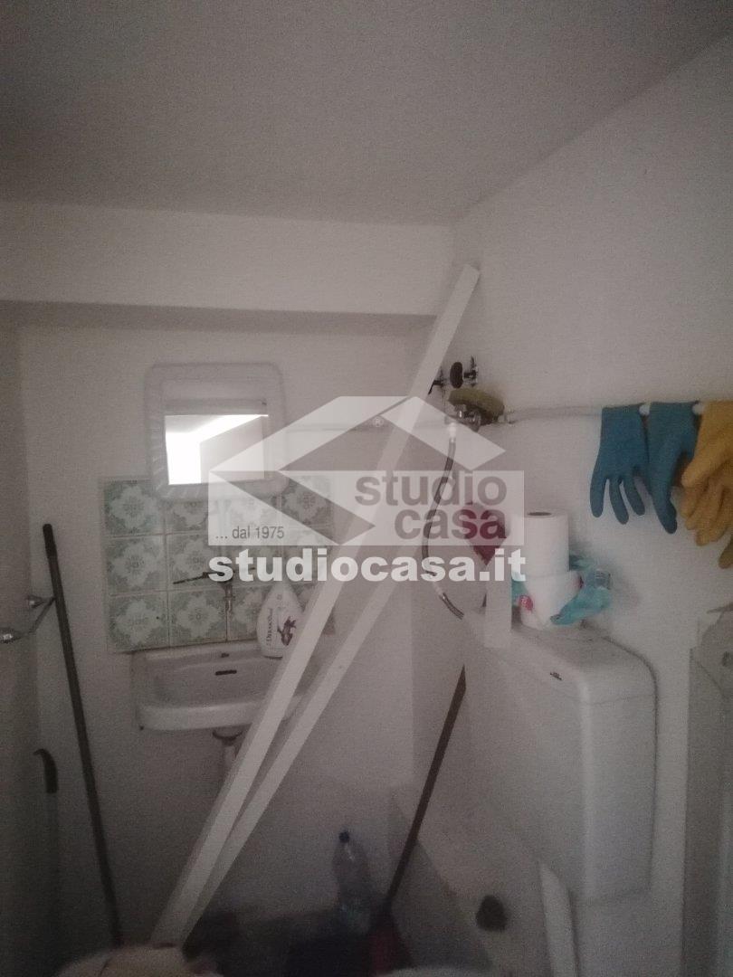 Magazzino in affitto a Crotone