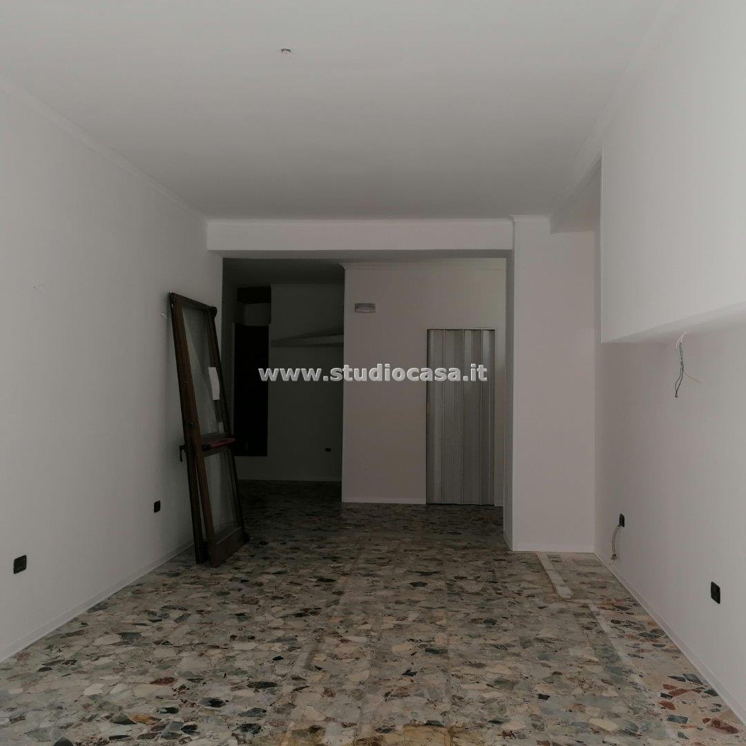 Magazzino in affitto a Crotone