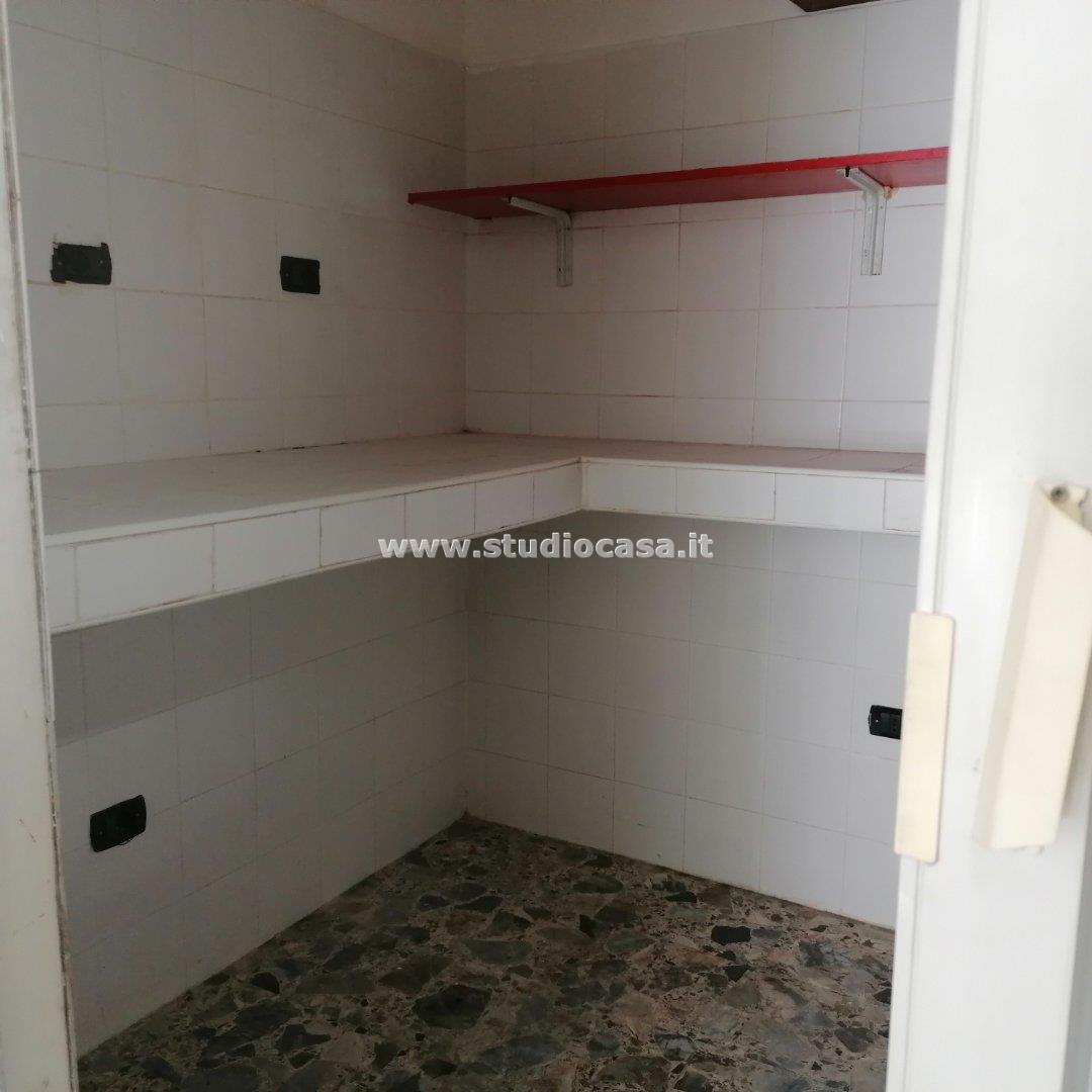Magazzino in affitto a Crotone