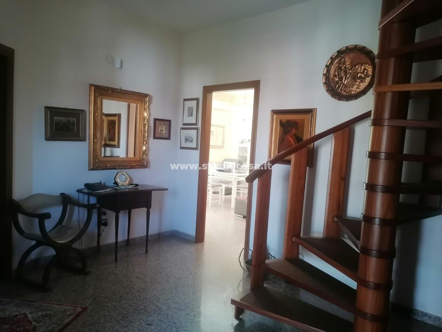 Villa Unifamiliare in vendita a Crotone