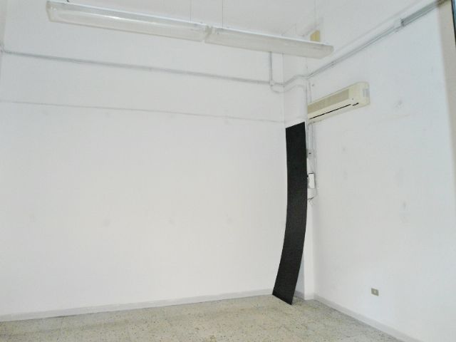 Magazzino in vendita a Crotone