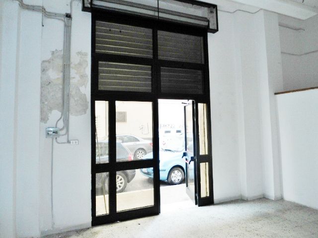Magazzino in vendita a Crotone