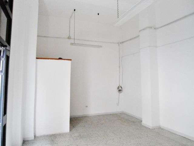 Magazzino in vendita a Crotone