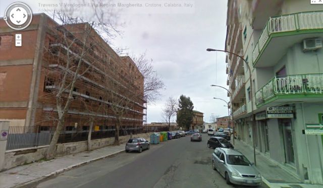 Magazzino in vendita a Crotone