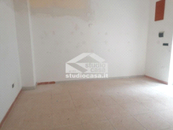 Magazzino in affitto a Crotone