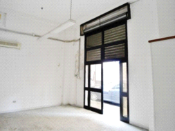 Magazzino in vendita a Crotone