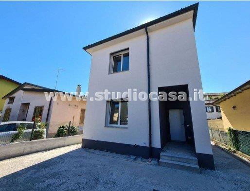 Villa Unifamiliare in vendita a Caravaggio