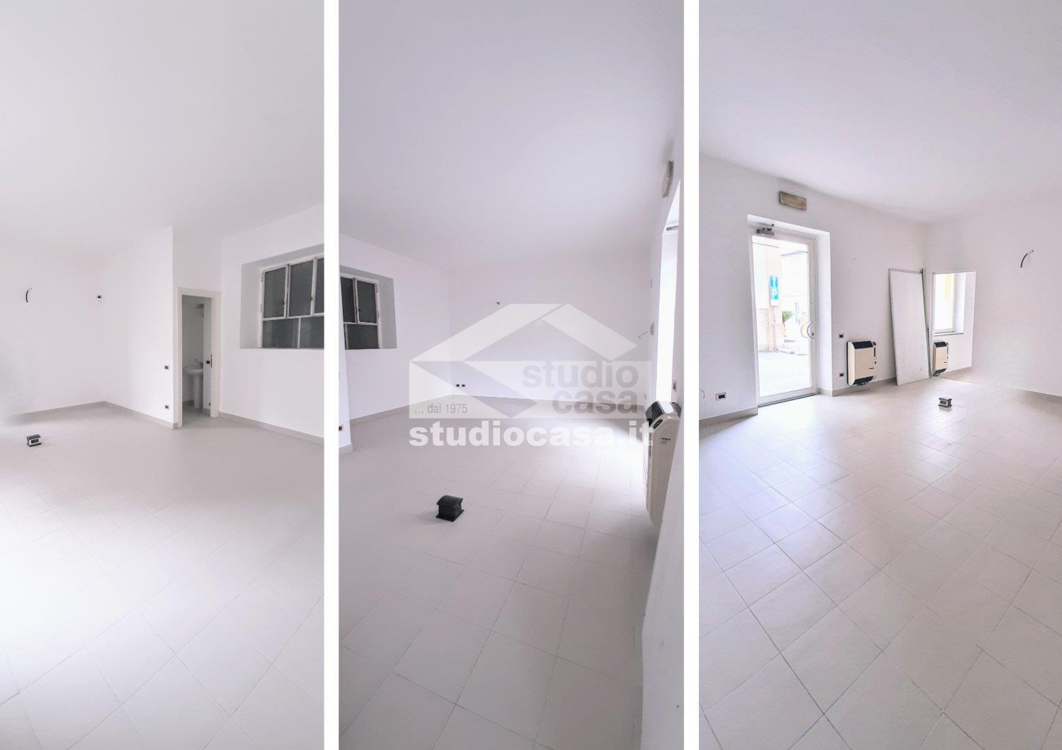 Ufficio in affitto a Misano di Gera d