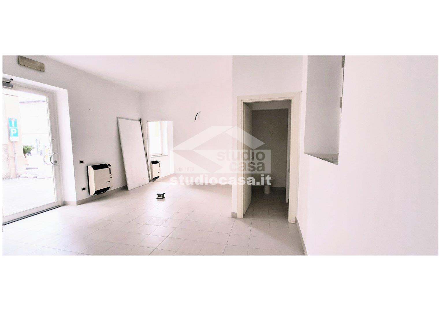 Ufficio in affitto a Misano di Gera d