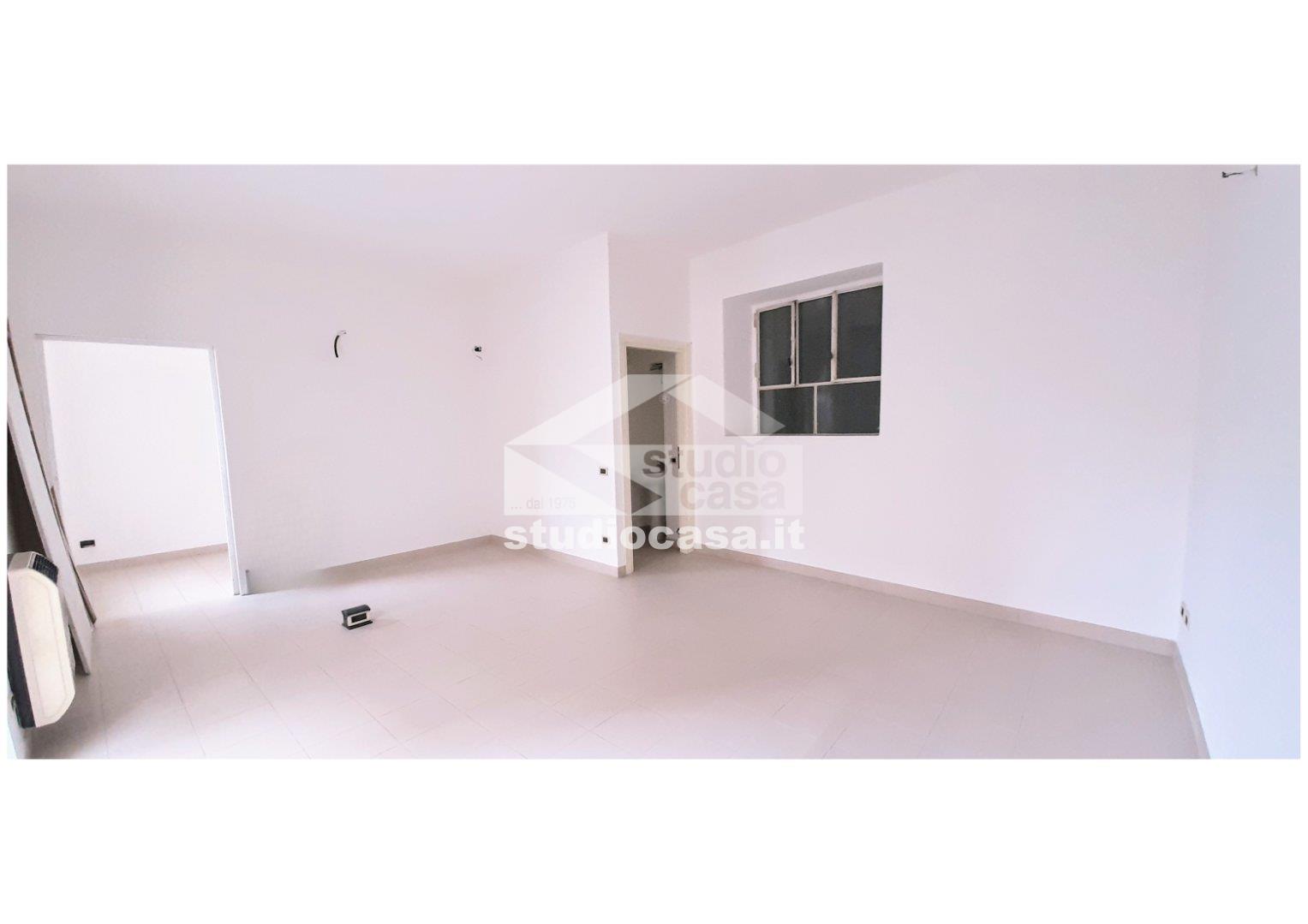 Ufficio in affitto a Misano di Gera d