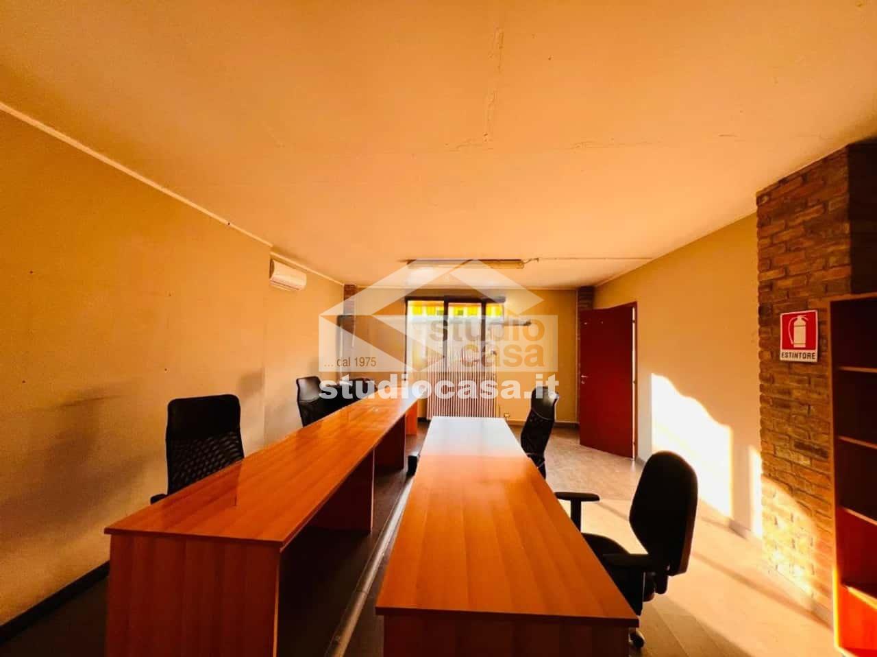 Ufficio in vendita a Vailate