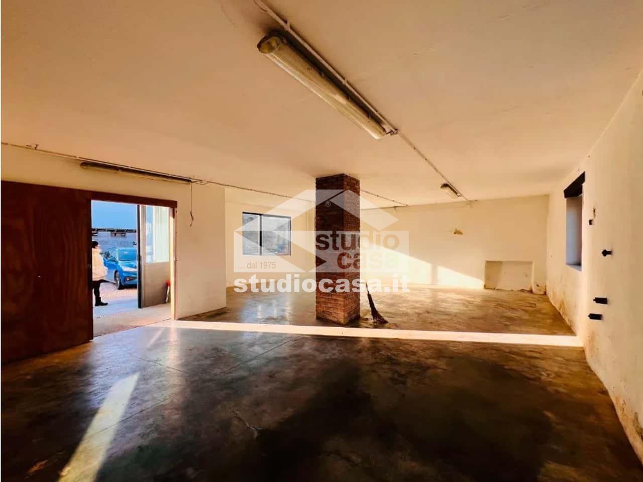 Ufficio in vendita a Vailate