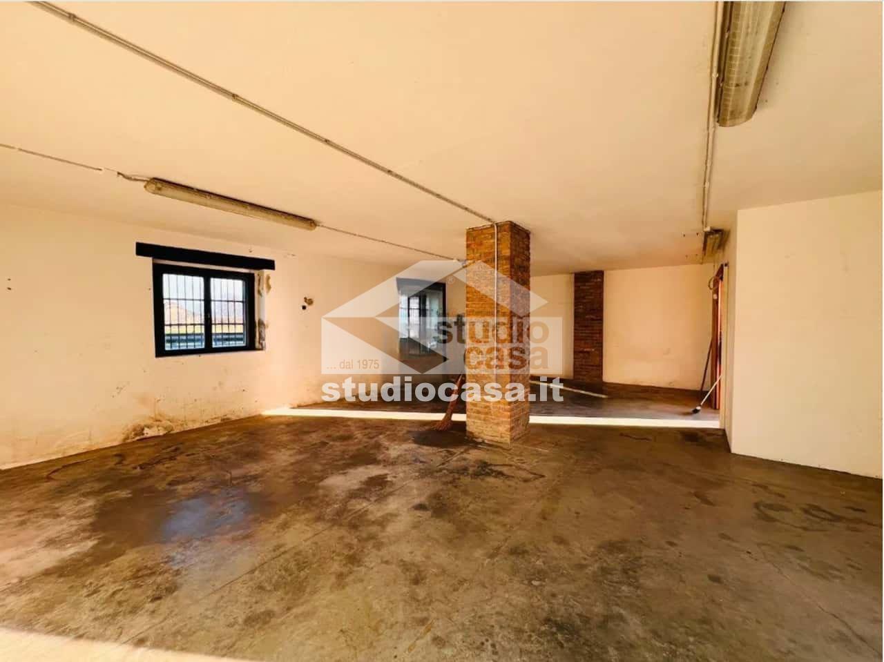 Ufficio in vendita a Vailate