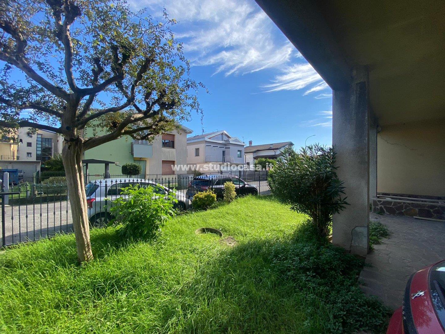Villa Plurifamiliare in vendita a Caravaggio