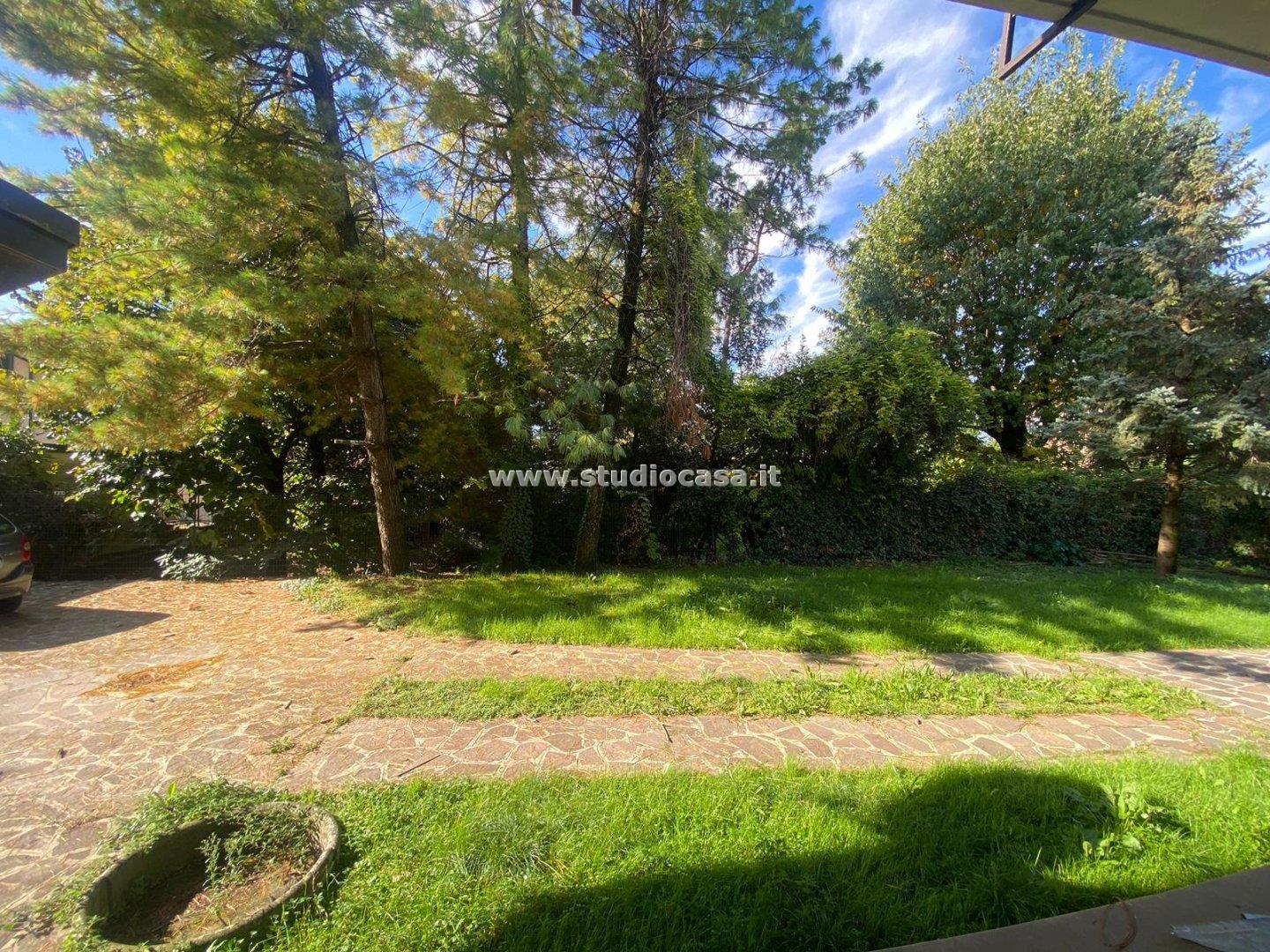 Villa Plurifamiliare in vendita a Caravaggio