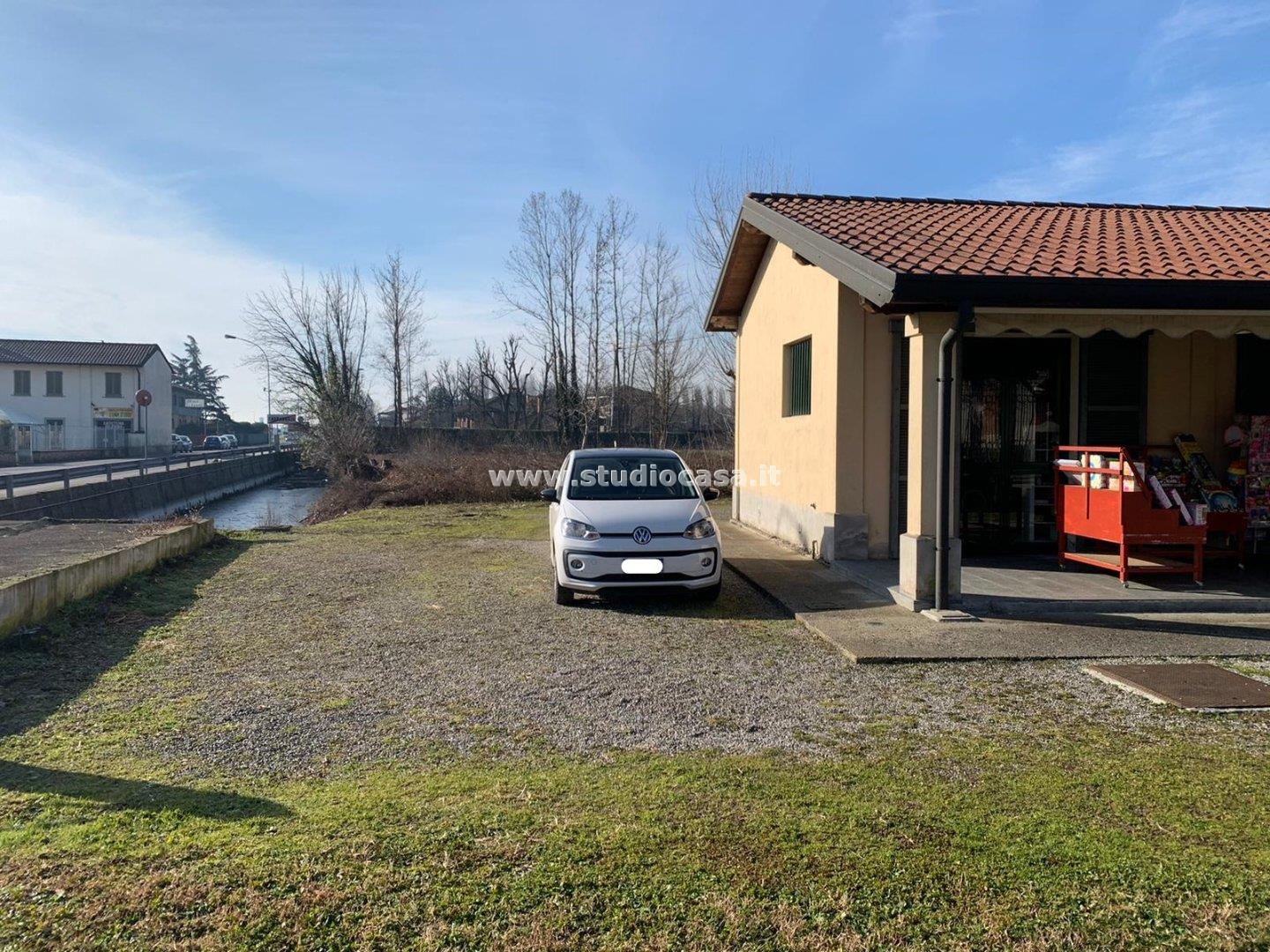 Negozio in vendita a Caravaggio