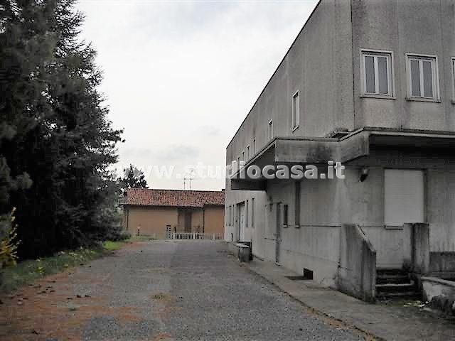 Capannone in vendita a Calvenzano