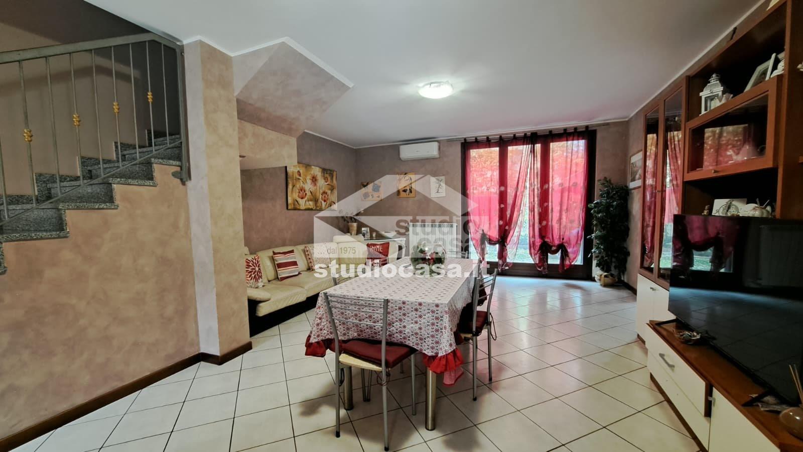 Villa a schiera di testa in vendita a Fornovo San Giovanni