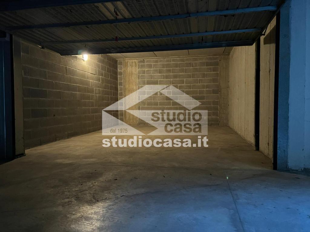 Box / Autorimessa in vendita a Caravaggio