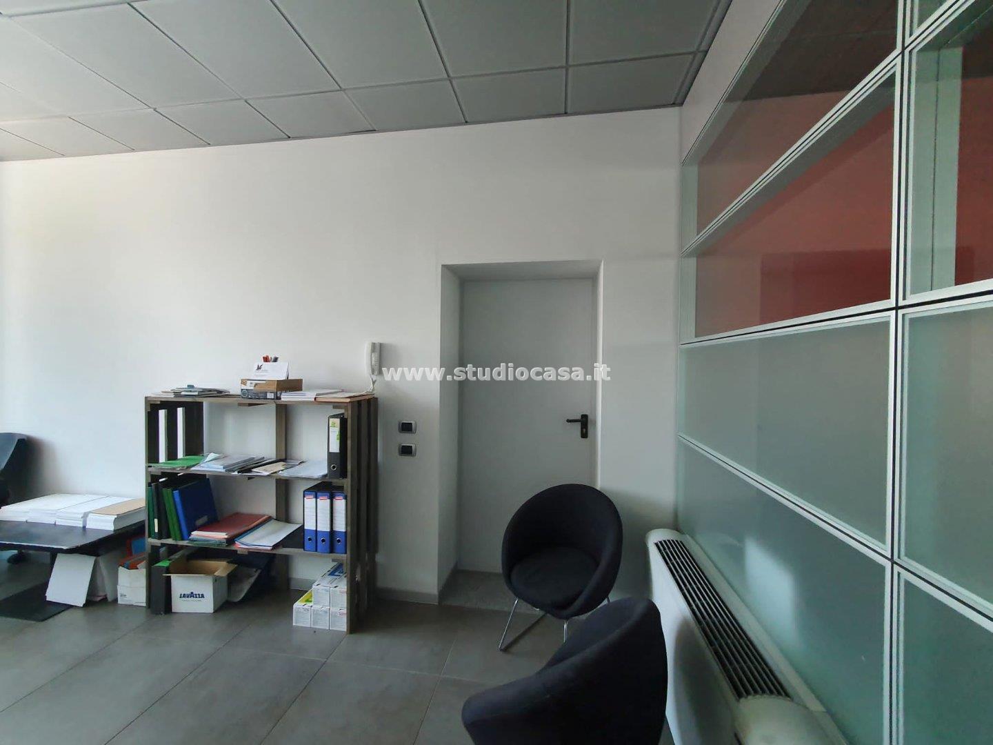Ufficio in affitto a Misano di Gera d