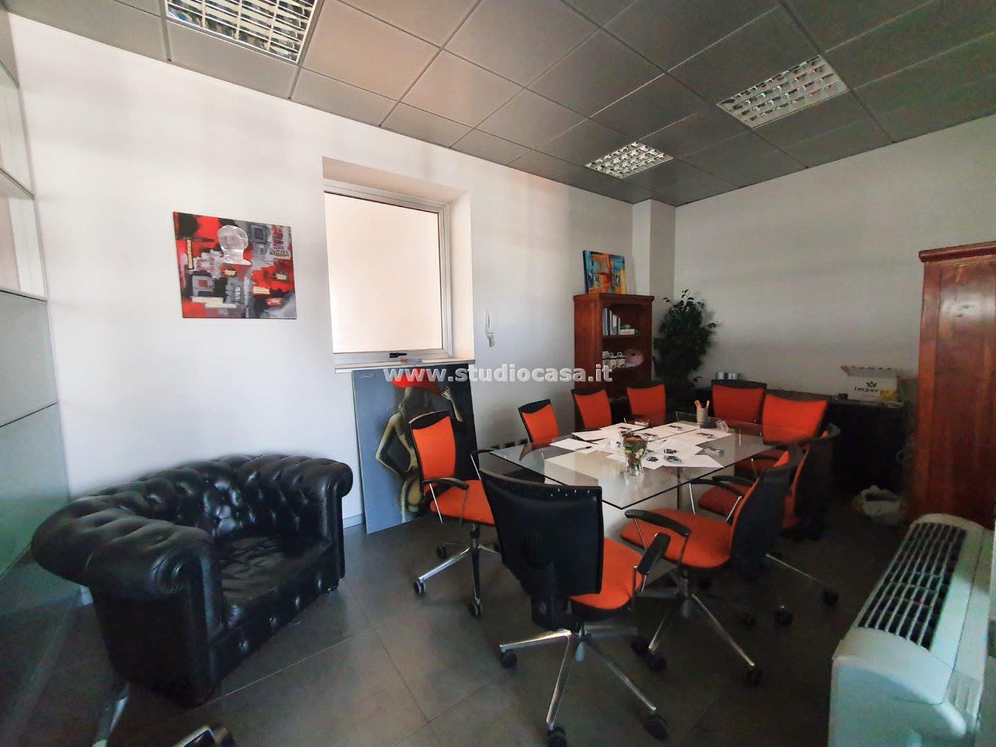 Ufficio in affitto a Misano di Gera d