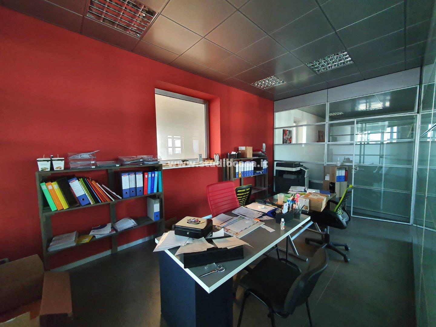 Ufficio in affitto a Misano di Gera d