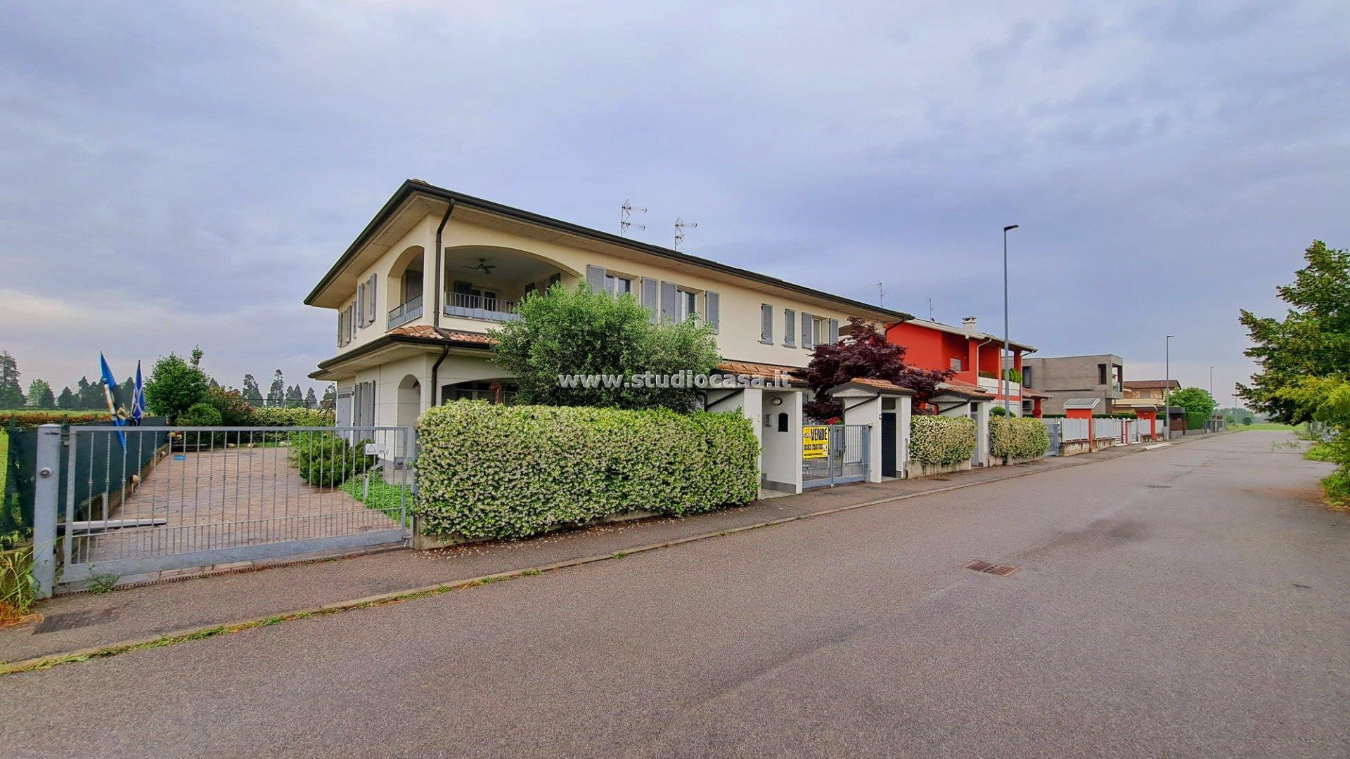 Appartamento in Villa in vendita a Caravaggio